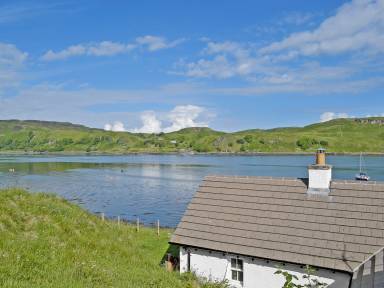 Family-oriented cottage with garden | Sea view