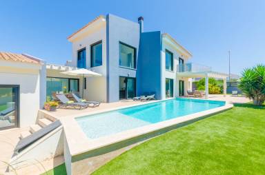 240 m² Villa