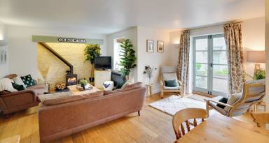 Cottage with sauna, heated pool & terrace | Lake view