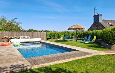 Ferienhaus mit Pool bei Canihuel, 6 Gäste,1 Hund