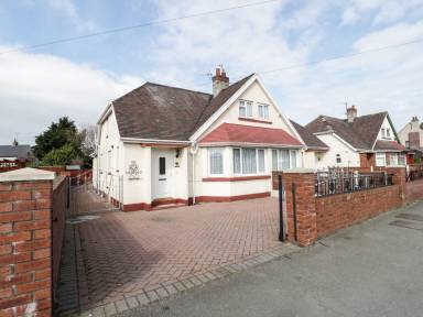 Cottage Llandudno Junction