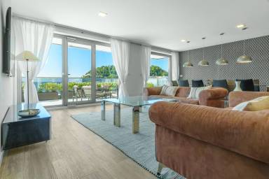 250 m² Apartament