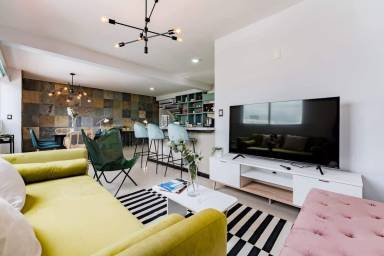 180 m² Apartment