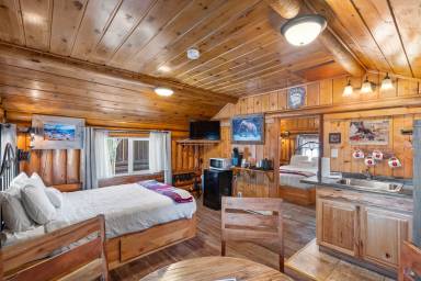 Airbnb  West Yellowstone