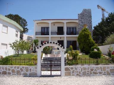 Villa  Marinha Grande