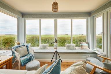 Holiday apartment with garden