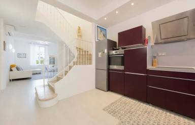 100 m² Apartment