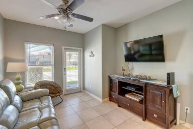155 m² Condo