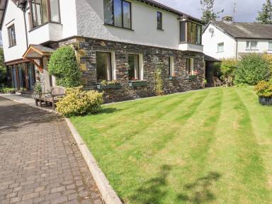 90 m² Cottage