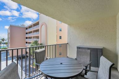 Condo Treasure Island