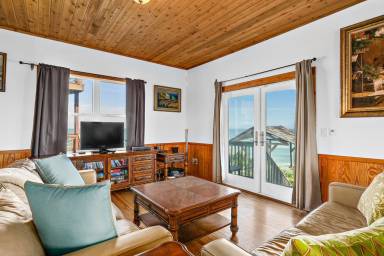 345 m² House