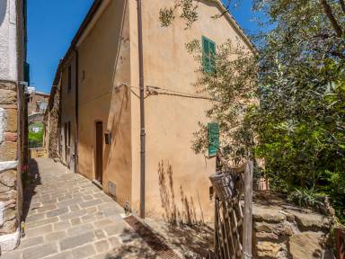 Ferienhaus für 5 Gäste mit Hund in Montorgiali, Toskana