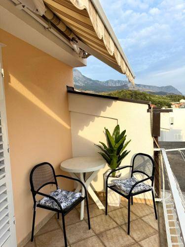 Rental apartment with patio — photo 5
