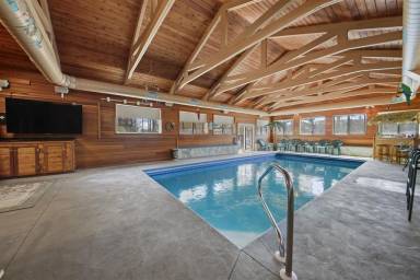 Lodge Pool Alton
