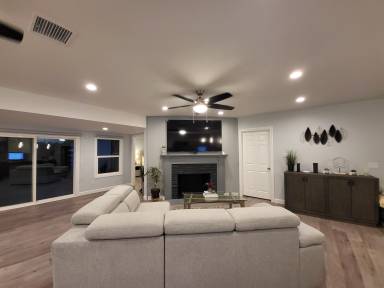 House Tustin