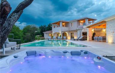 Casa 285 m²