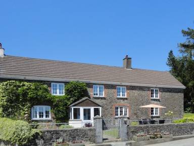 Cottage Sutcombe