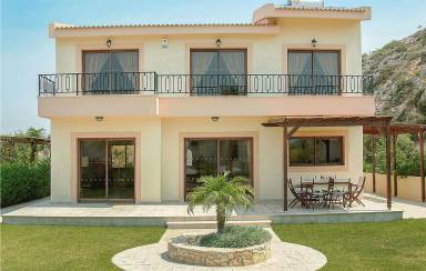 House  Anogyra