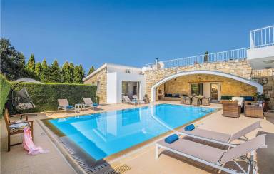 House Giolou