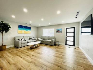 House  Pelican Bay