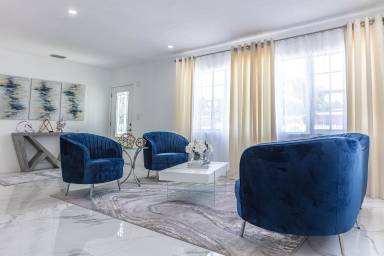 Hus  Miami