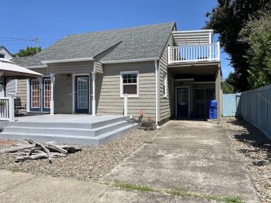 House  Four Corners