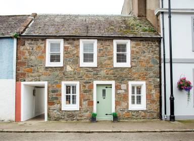 Rent a Kirkcudbright holiday letting for art, fresh fish, and culture - HomeToGo