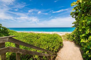 House Juno Beach