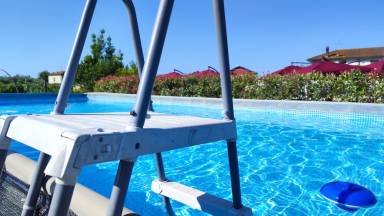 Casale con giardino e piscina privata | Vista sul giardino