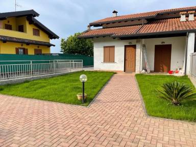 Casa  Oleggio