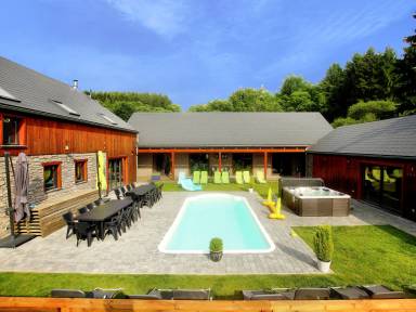 Villa  Manhay