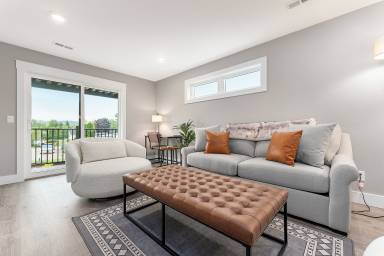 130 m² Condo