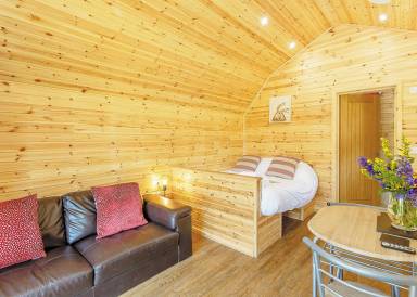 Cottage with hot tub
