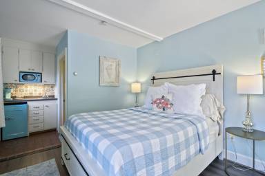 Bed and breakfast  Westbrook Center