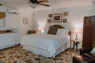 Bed and breakfast  Wimberley