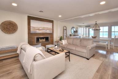House  Oak Island