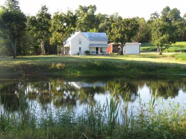 Farmhouse Lake Malone