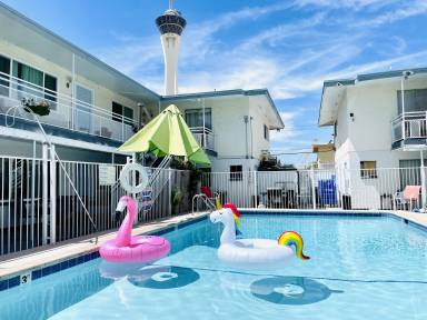 Las Vegas Hotels & Vacation Rentals for Thanksgiving from $60