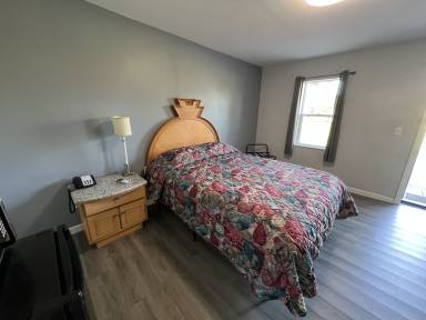Motel  Bridgman