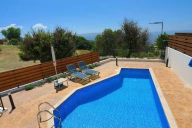 Villa Pool Lysos