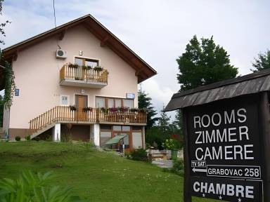 Apartment mit Terrasse, Garten und Grill