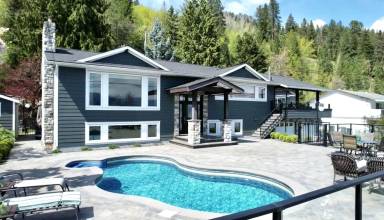 House  Peachland