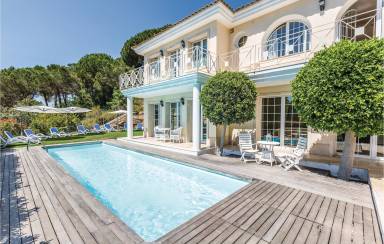 Maison de vacances 375 m²
