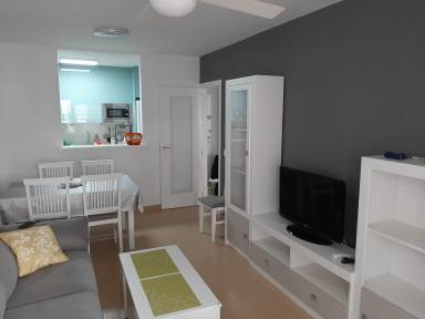 Apartamento vacacional con piscina y terraza | Vistas al jardín