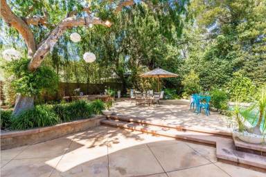 557 m² House