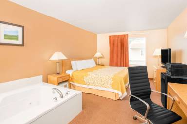Motel Bigelow Township