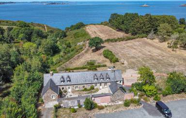 220 qm Ferienhaus mit Wasserblick für 10 Gäste mit Hund in Plouézec, Bretagne