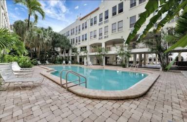 Condo  Palm Beach