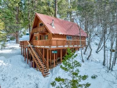 Airbnb  Yosemite West