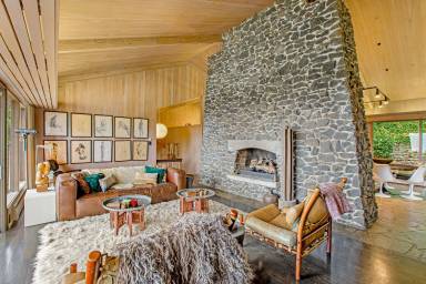 Airbnb  Shoreline